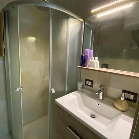 Ambra-next To The Sea دراس