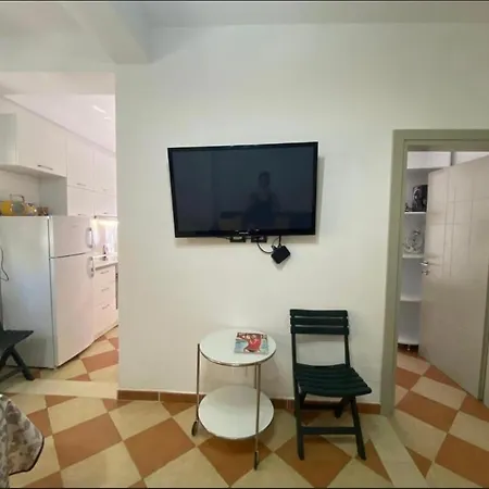 Apartment Ambra-next To The Sea Durres